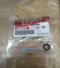 Load image into Gallery viewer, Yamaha Fuel Injector Gasket 90430-09800